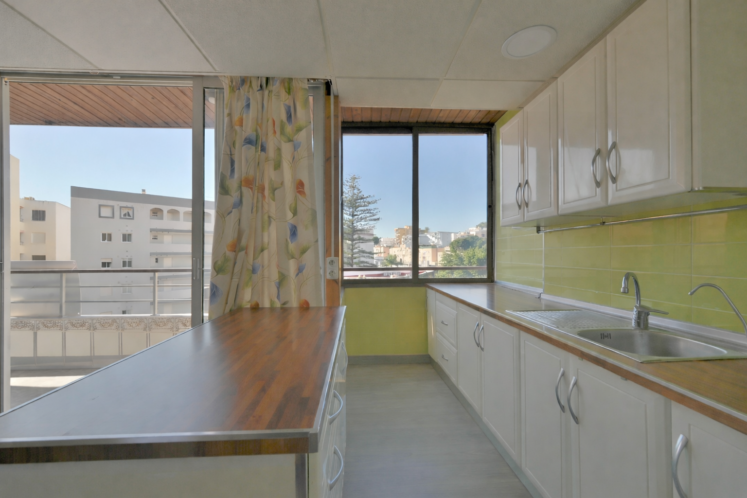 Kitchen of Apartments for sale in Torremolinos  with Air Conditioner, Terrace and Swimming Pool