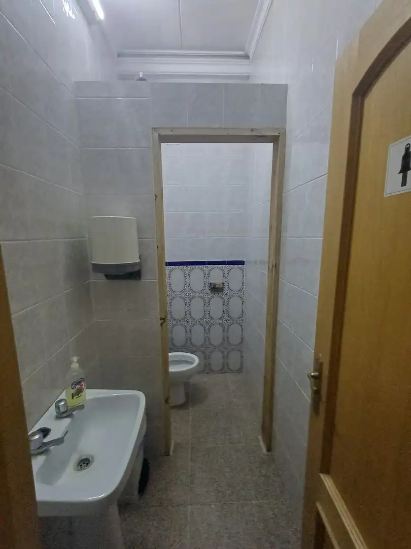Baño de Local de alquiler en Lillo