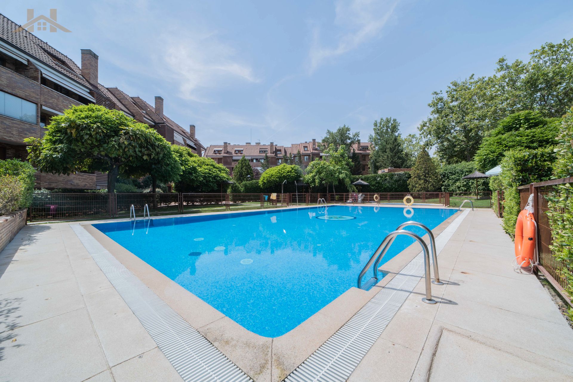 Piscina de Pis en venda en Pozuelo de Alarcón amb Aire condicionat, Calefacció i Terrassa