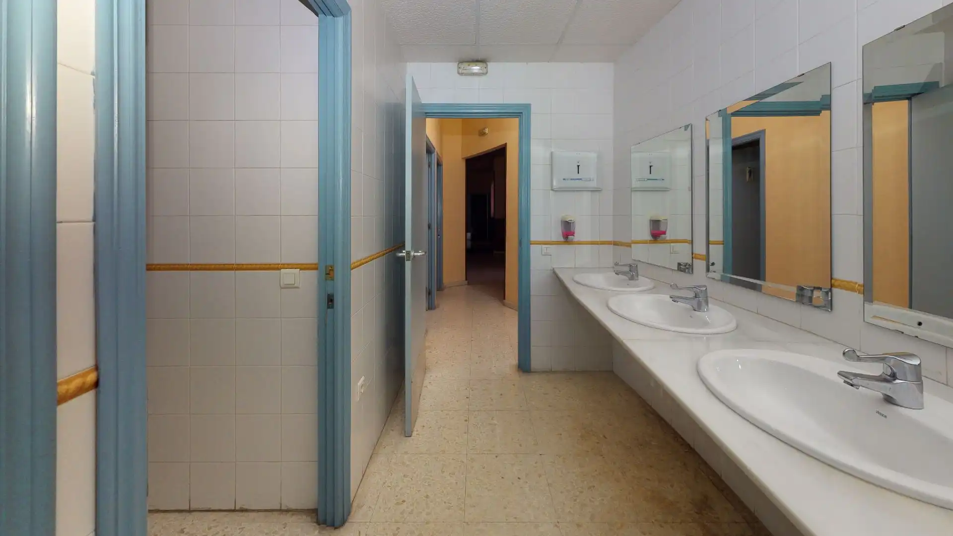 Baño de Oficina en venta en Sevilla con Aire acondicionado