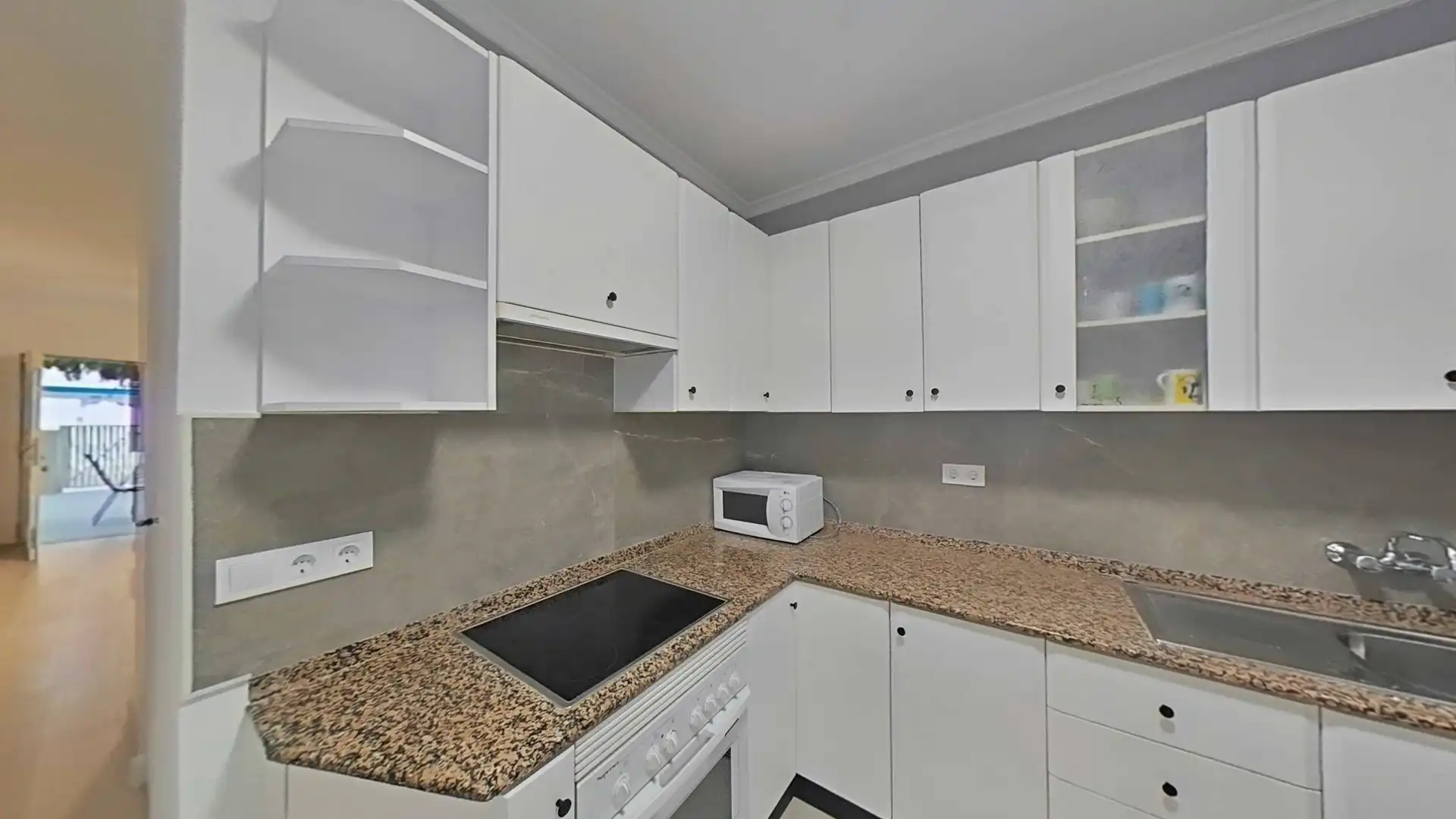 Cuina de Casa o xalet en venda en San Pedro del Pinatar amb Moblat