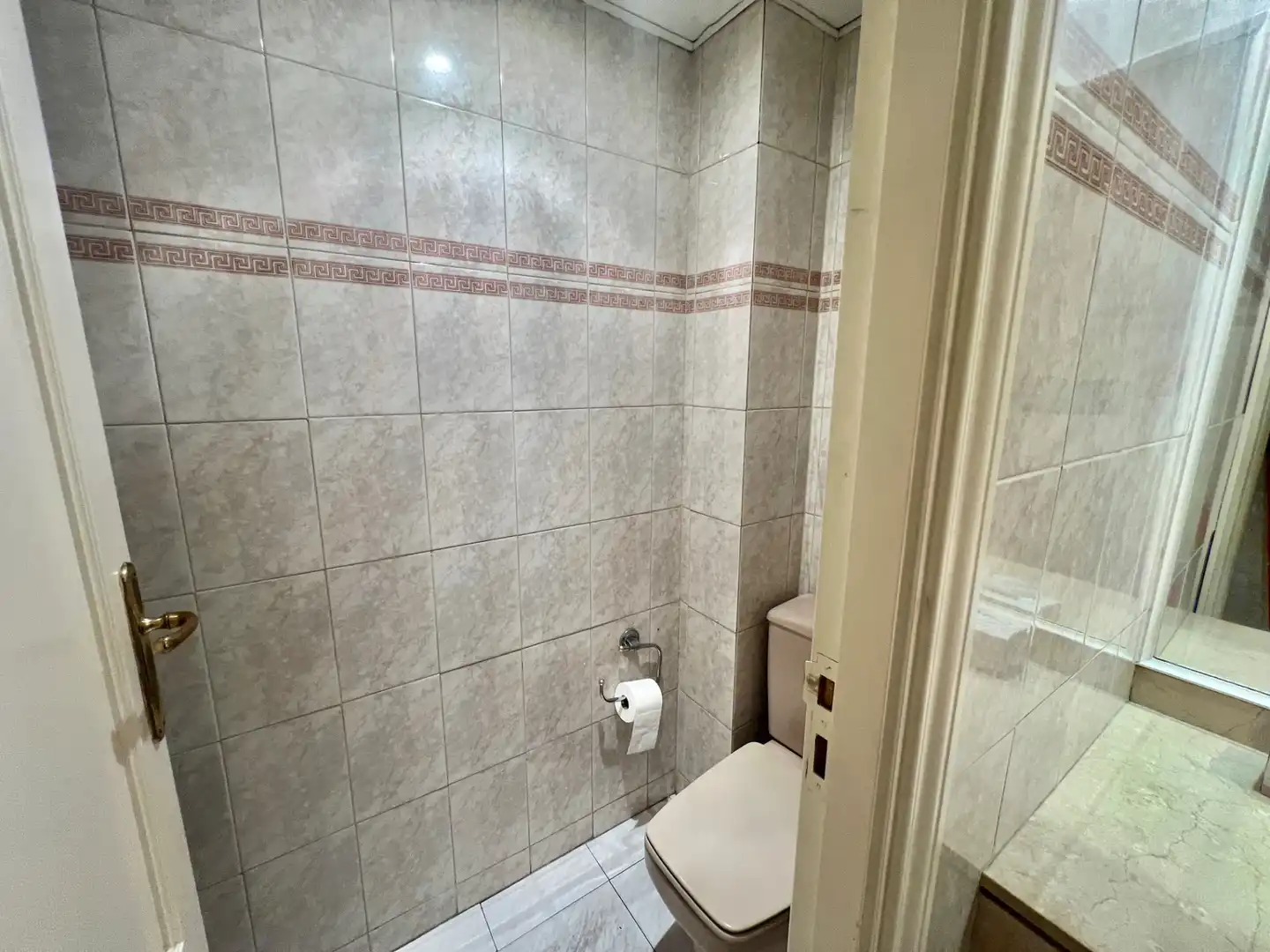 Badezimmer von Büro zur Miete in Collado Villalba mit Klimaanlage und Heizung