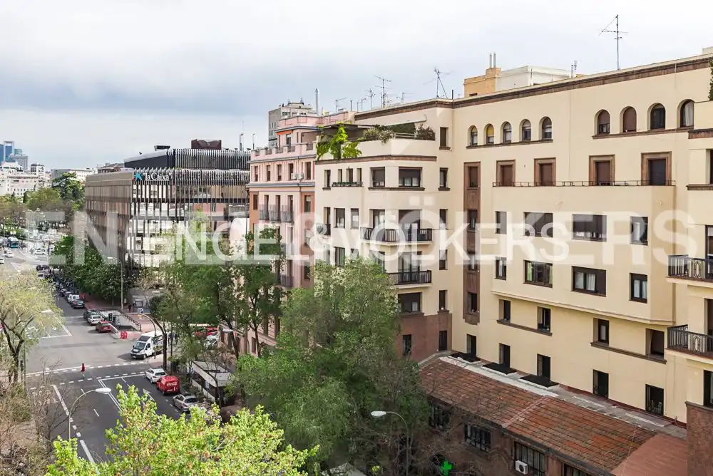 Außenansicht von Wohnung zum Verkauf in Madrid mit Heizung