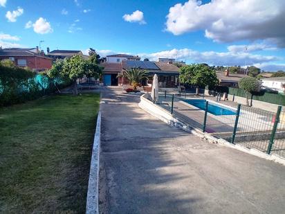 Piscina de Casa o xalet en venda en Méntrida amb Aire condicionat, Calefacció i Jardí privat