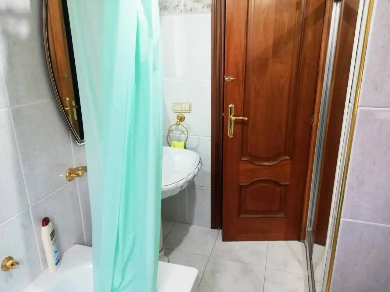 Bathroom of Flat for rent in Burgos  with Heating, Parquet flooring and Furnished