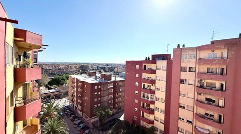 Foto 2 de Piso en venta en Doctor Ferran, 8, Parc Bosc - Castell, Figueres