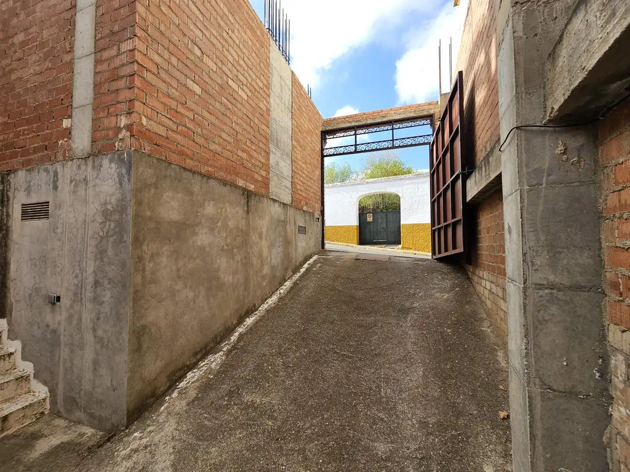 Vista exterior de Casa o chalet en venta en Alcalá de Guadaira
