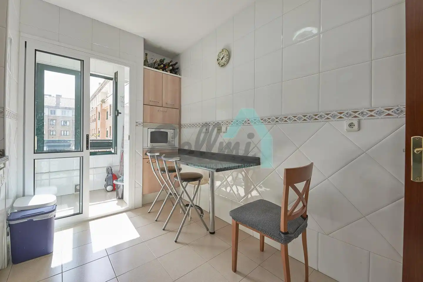 Flat for rent in Corín Tellado, Viesques