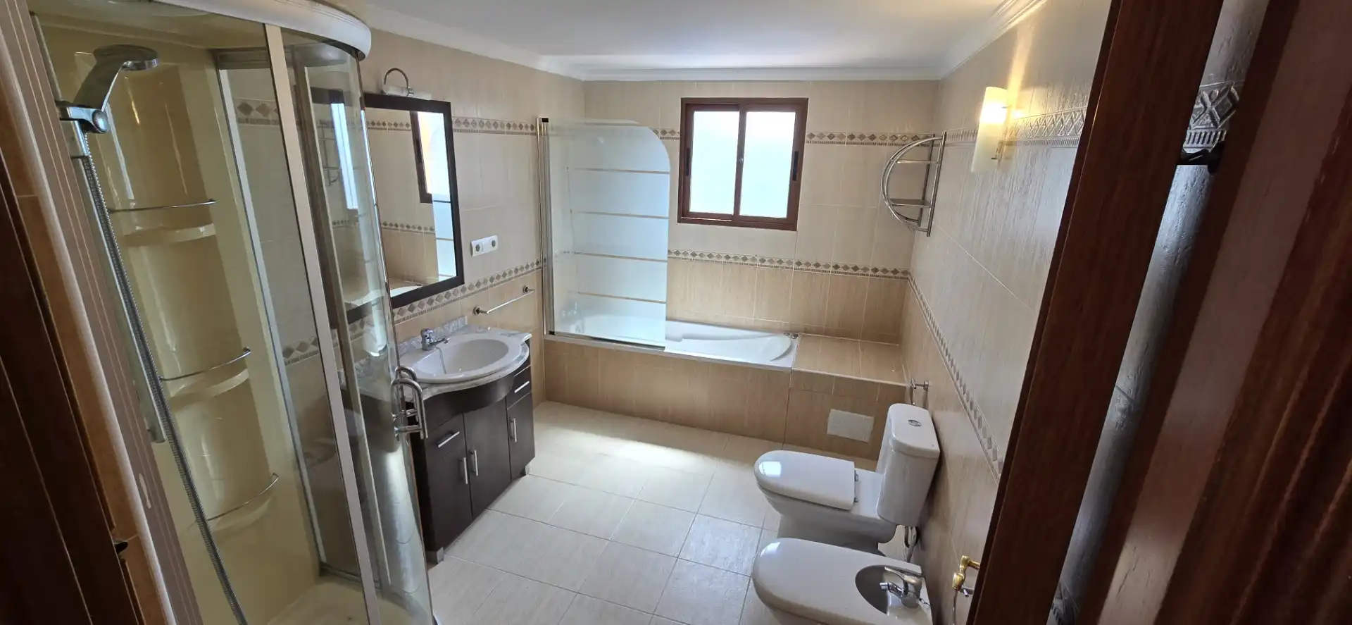 Baño de Piso de alquiler en Estepona con Amueblado