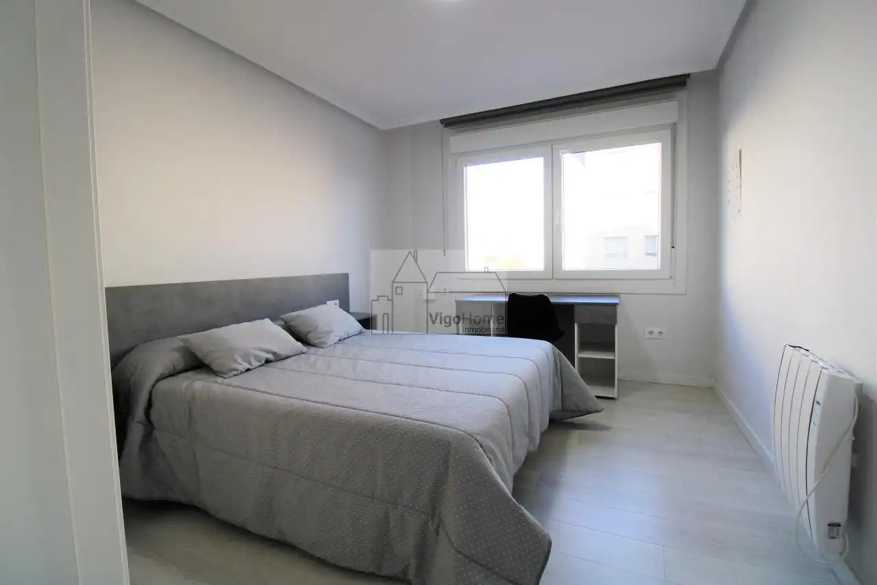 Schlafzimmer von Wohnung zur Miete in Vigo  mit Heizung, Terrasse und Möbliert