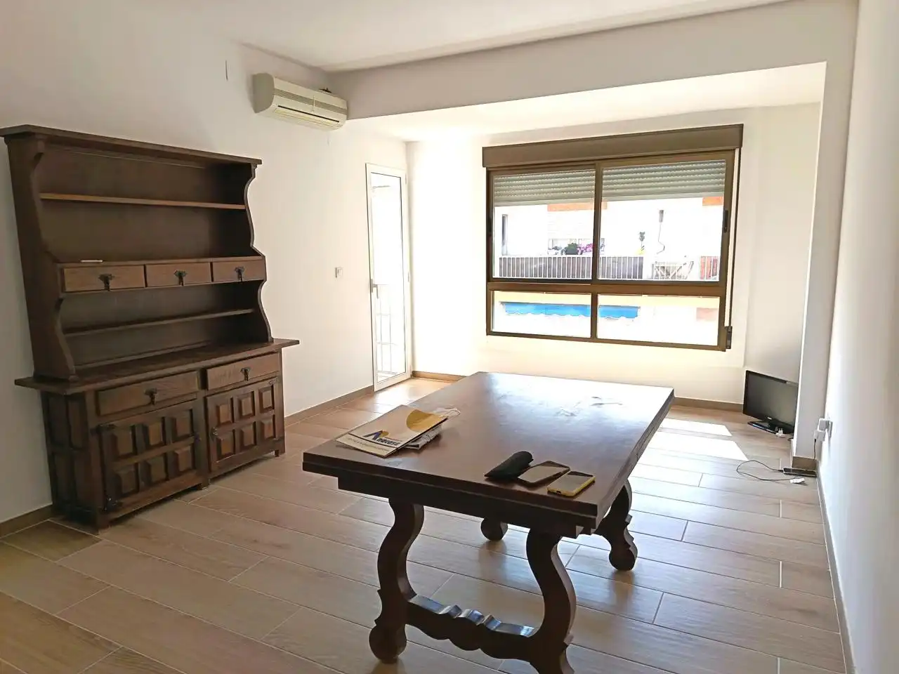 Sala d'estar de Pis en venda en Oliva amb Aire condicionat