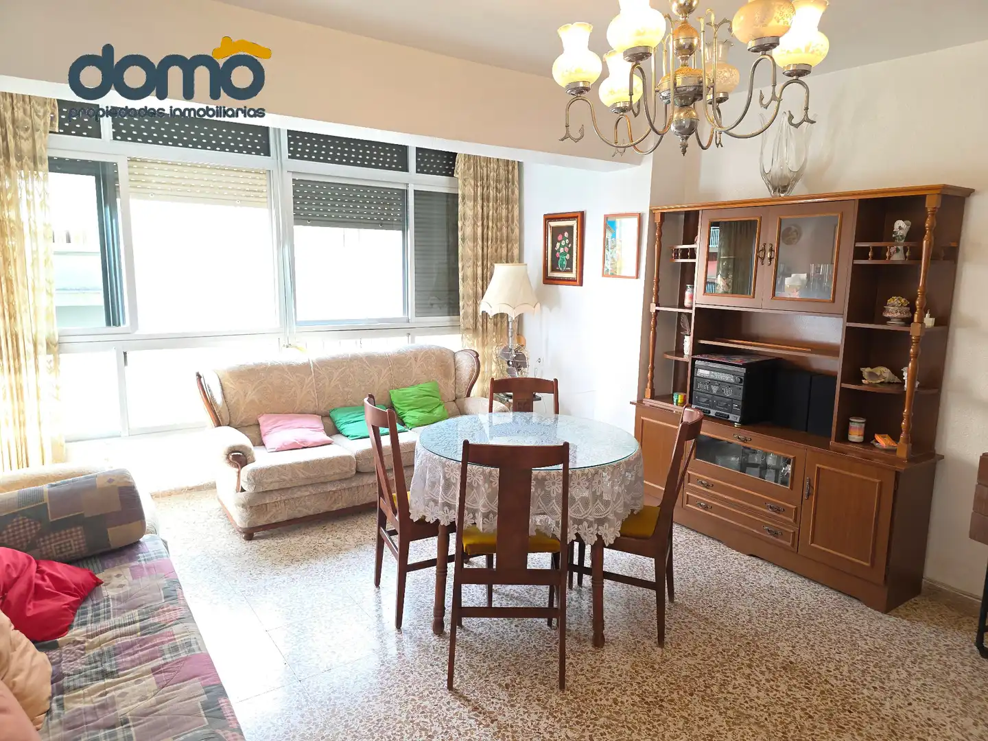 Sala d'estar de Pis en venda en Almería amb Moblat i Balcó