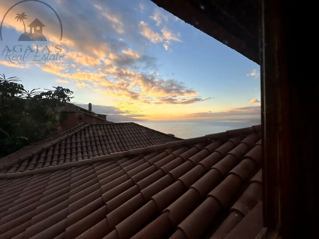 Vista exterior de Casa o xalet en venda en Tacoronte amb Aire condicionat, Calefacció i Jardí privat