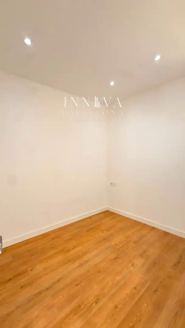 Bedroom of Flat for sale in Barcelona  with Heating