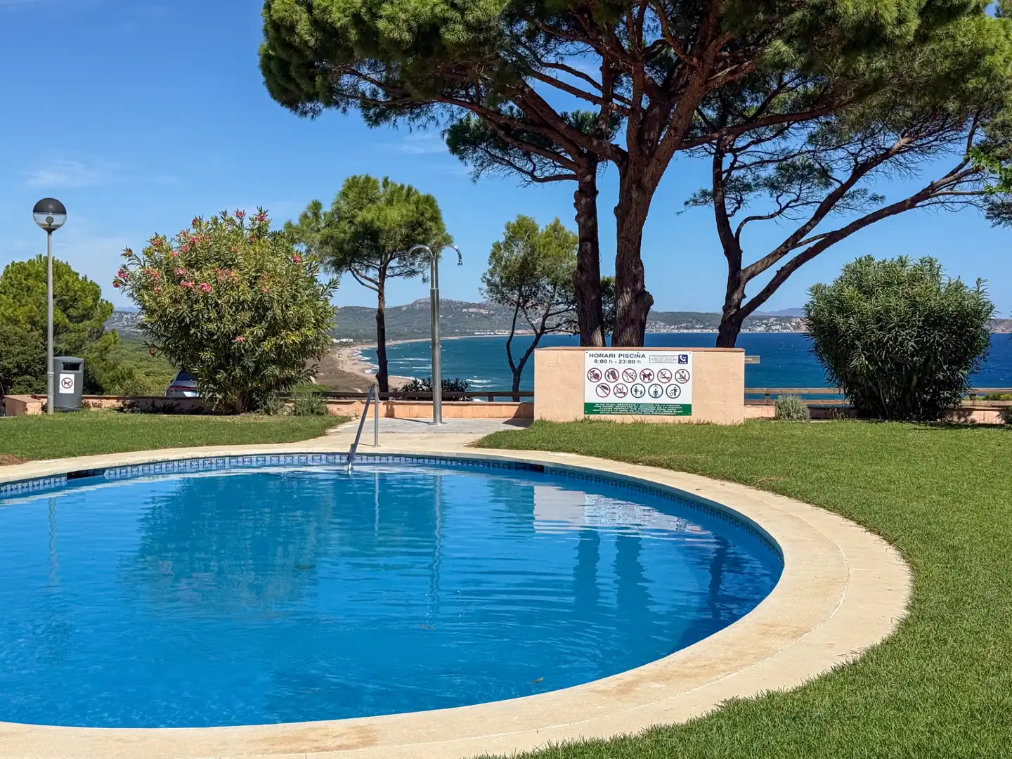 Piscina de Casa adosada en venda en Sa Riera - Sa Fontansa