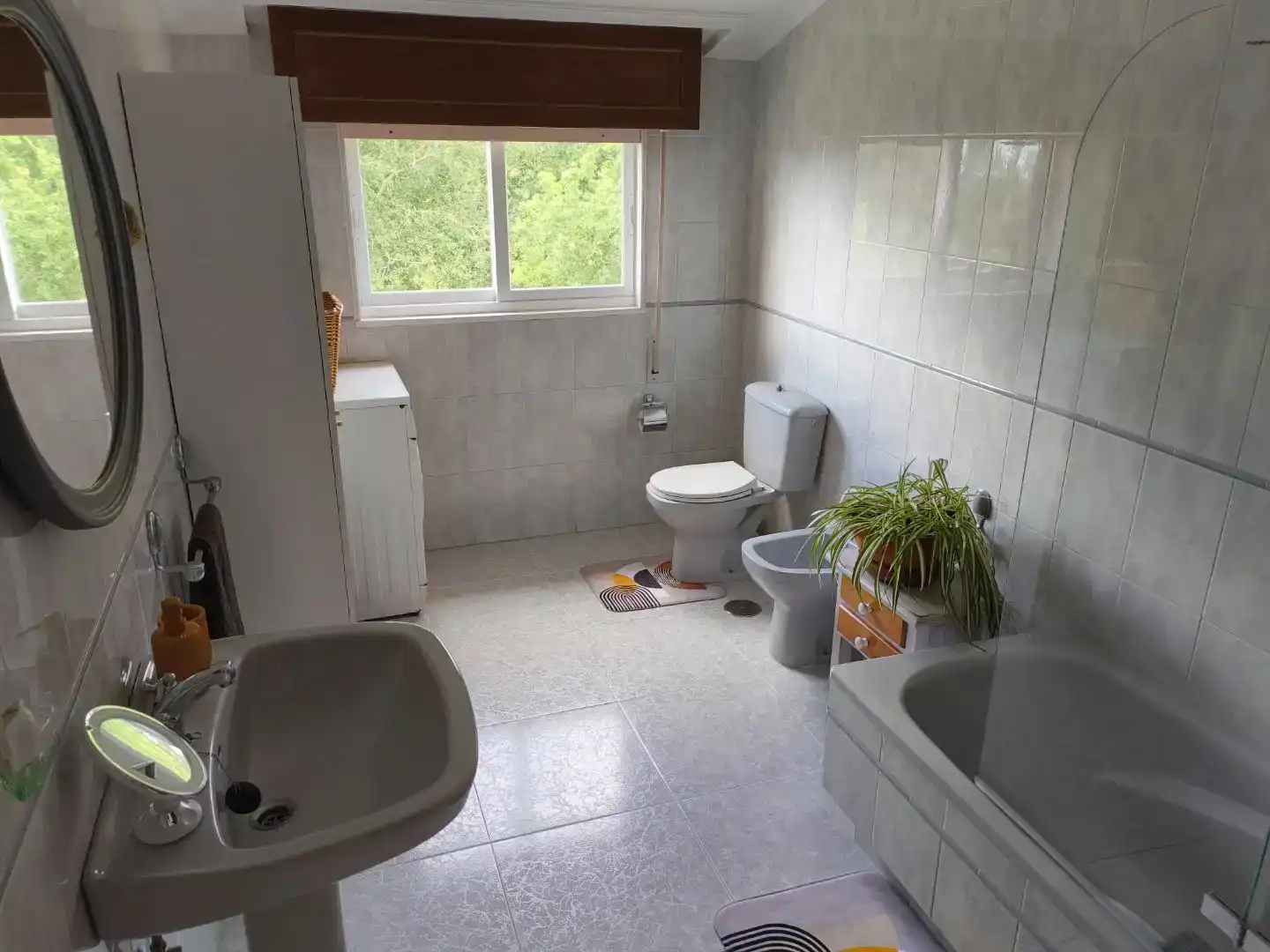 Badezimmer von Wohnung zur Miete in Sanxenxo mit Möbliert und Balkon