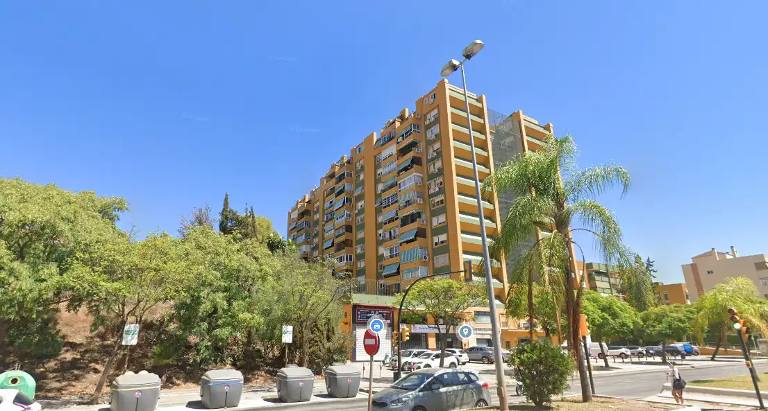 Vista exterior de Pis en venda en Málaga amb Moblat i Rentadora