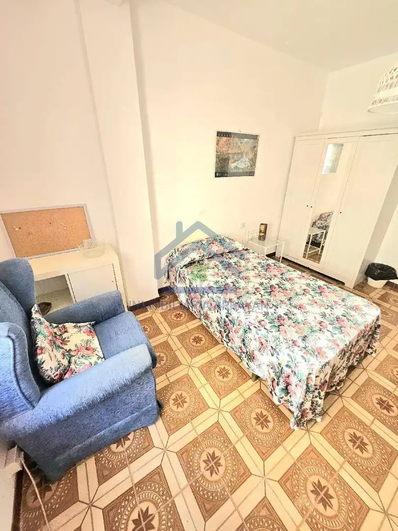 Habitación de Piso en venta en Granada con Terraza y Amueblado