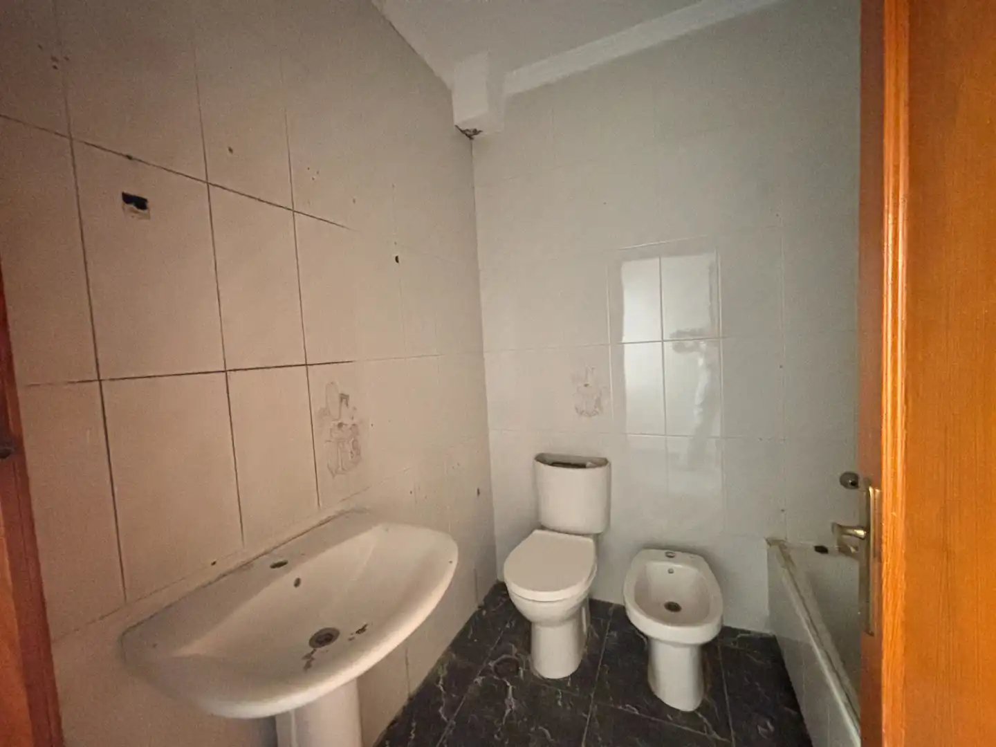 Bathroom of Houses for sale in Socuéllamos  with Private garden, Storage room and Alarm