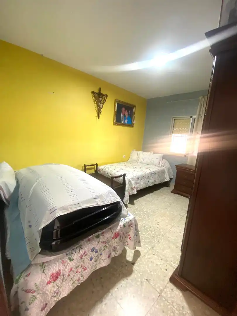 Dormitori de Finca rústica en venda en Mérida amb Aire condicionat i Moblat