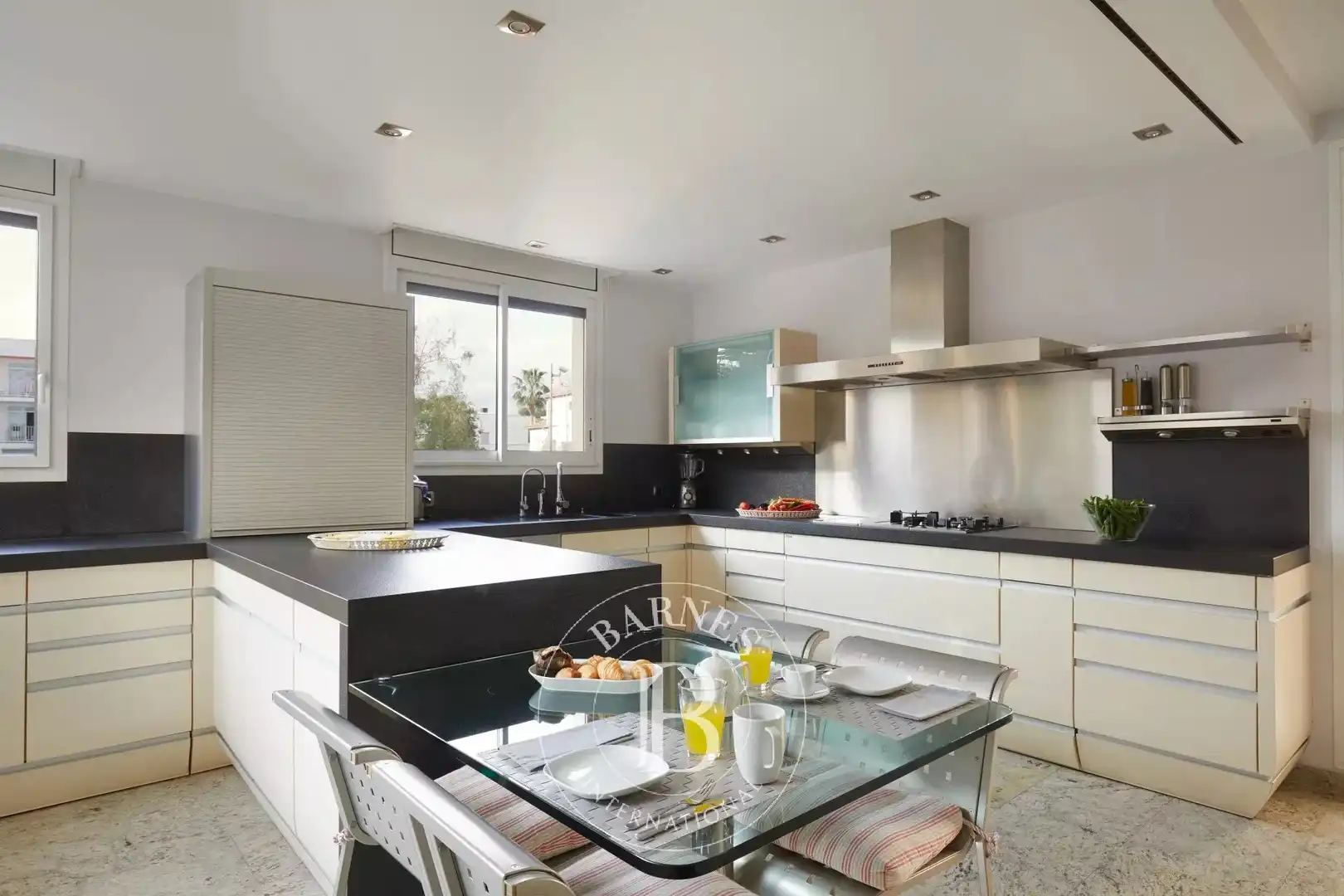 Casa con piscina en venta en Les Botigues de Sitges, imagen 5