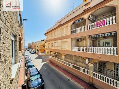 Vista exterior de Apartament en venda en Alicante / Alacant amb Aire condicionat i Balcó