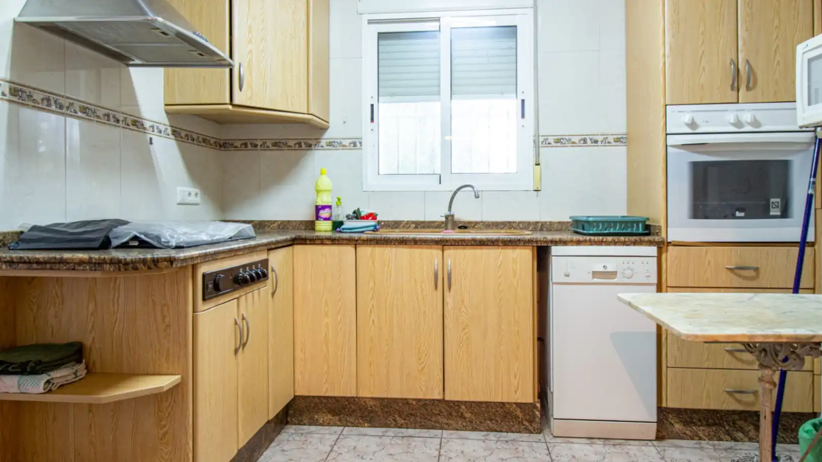 Cocina de Casa o chalet en venta en Tormos con Jardín privado, Terraza y Trastero