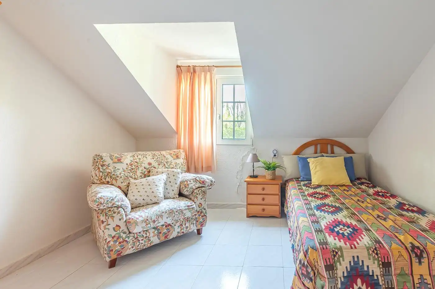 Habitación de Casa o chalet en venta en San Lorenzo de El Escorial con Calefacción, Alarma y Piscina comunitaria