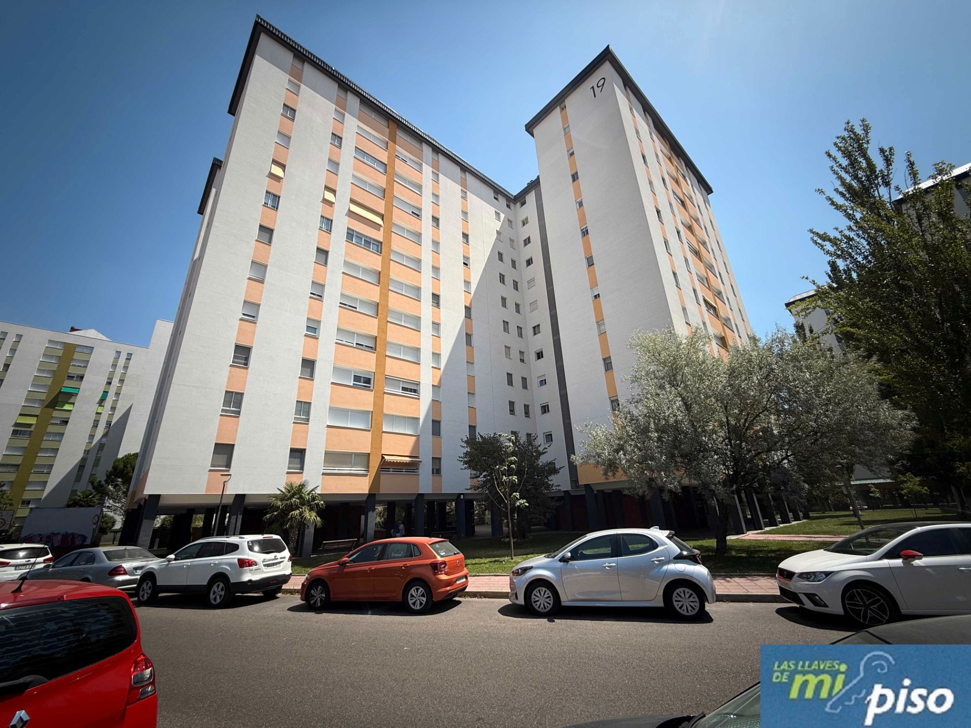 Exterior view of Flat for sale in Laguna de Duero  with Heating, Parquet flooring and Furnished