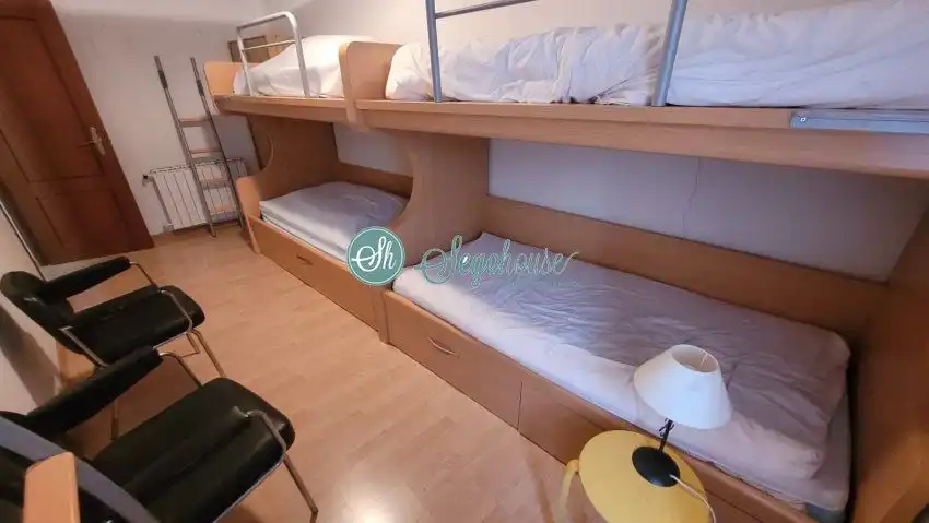 Habitación de Piso en venta en Segovia con Calefacción y Balcón