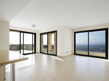 Penthouse with balcony for sale in Río Real - Los Monteros