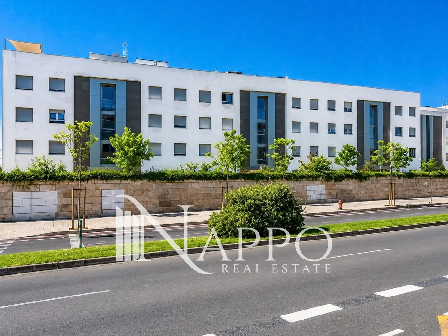 Außenansicht von Wohnung zum Verkauf in  Palma de Mallorca mit Klimaanlage, Heizung und Terrasse