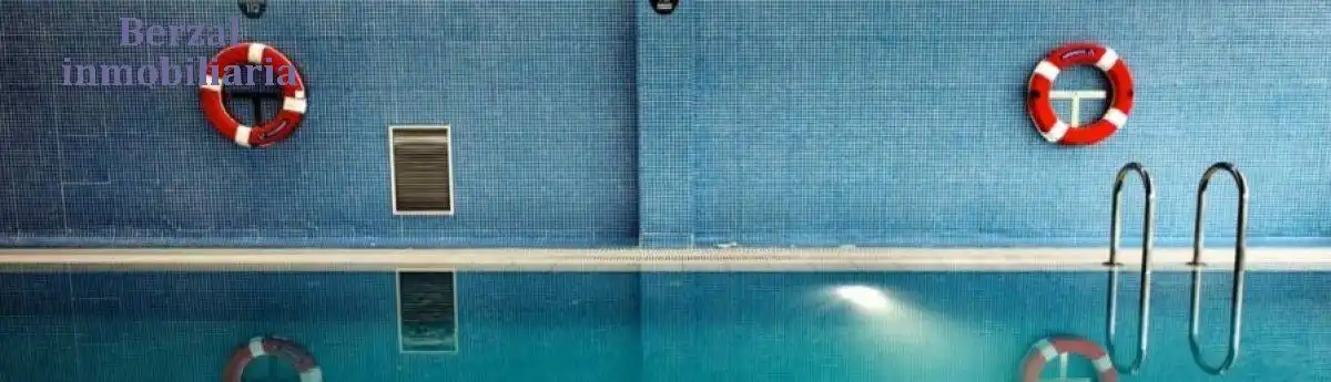 Piscina de Casa o chalet en venta en  Logroño con Aire acondicionado, Calefacción y Jardín privado
