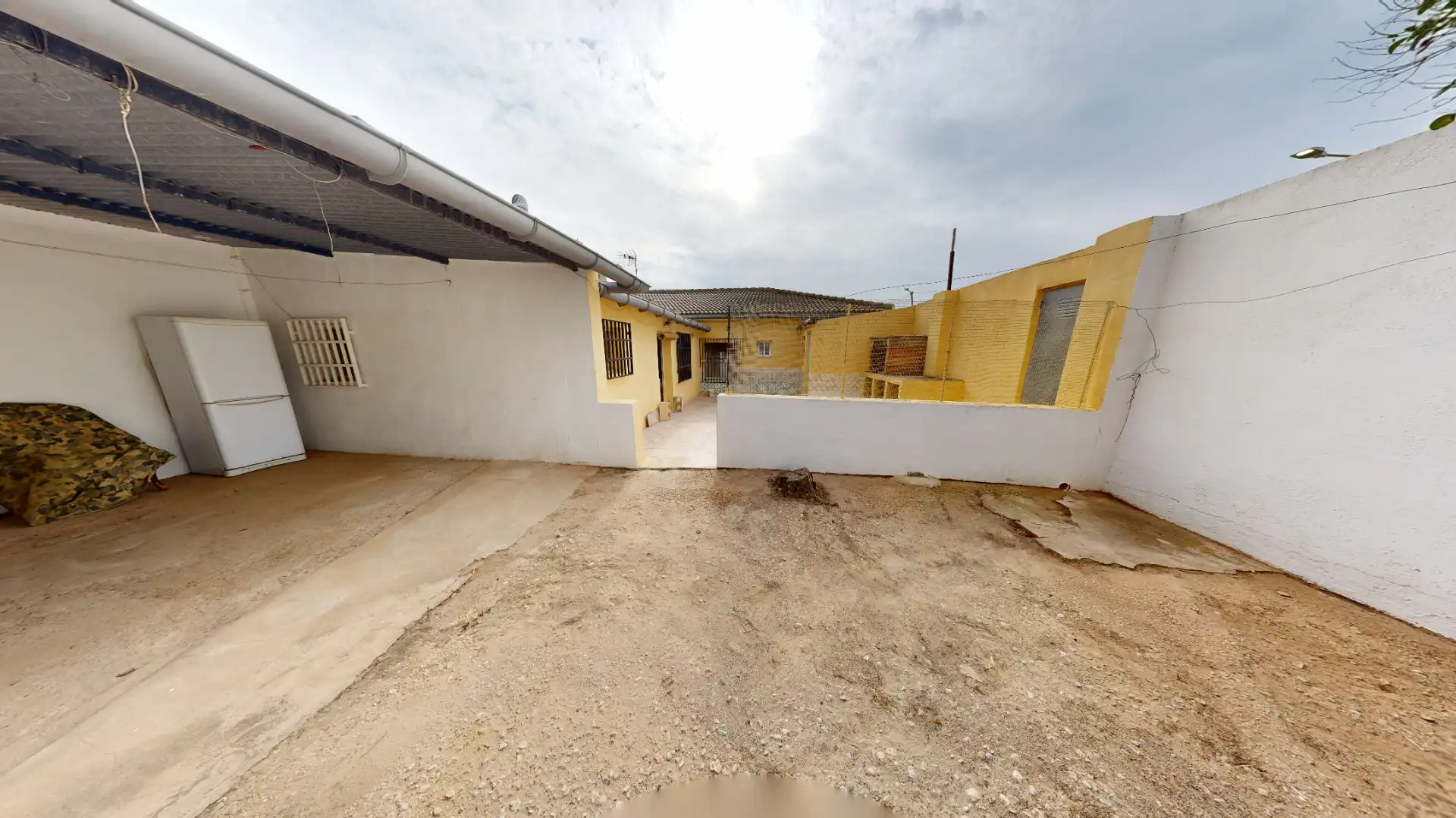 Vista exterior de Casa adosada en venta en Hellín con Jardín privado, Trastero y Amueblado