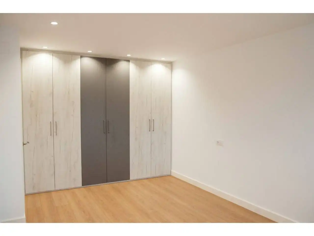 Bedroom of Flat for sale in Laredo  with Heating