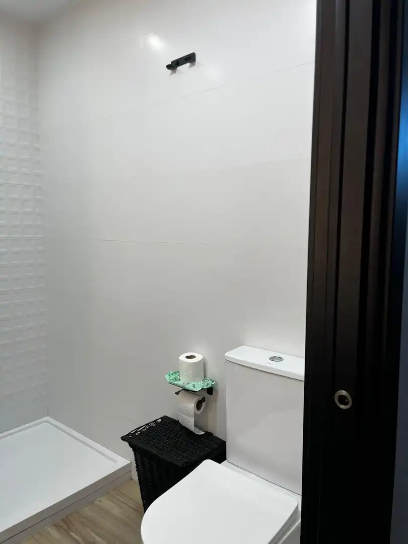 Baño de Piso de alquiler en Cádiz con Aire acondicionado, Calefacción y Terraza