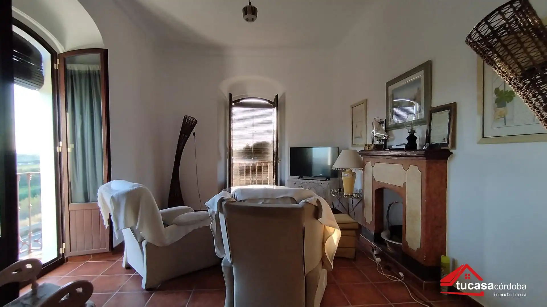 Sala d'estar de Finca rústica en venda en Posadas amb Aire condicionat