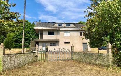 Vista exterior de Casa o xalet en venda en Friol amb Terrassa i Balcó