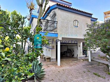 Villa avec balcon à vendre à Puerto de Mazarrón