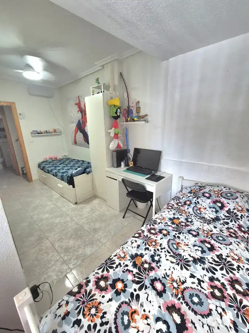 Dormitori de Casa adosada en venda en Torrevieja amb Aire condicionat