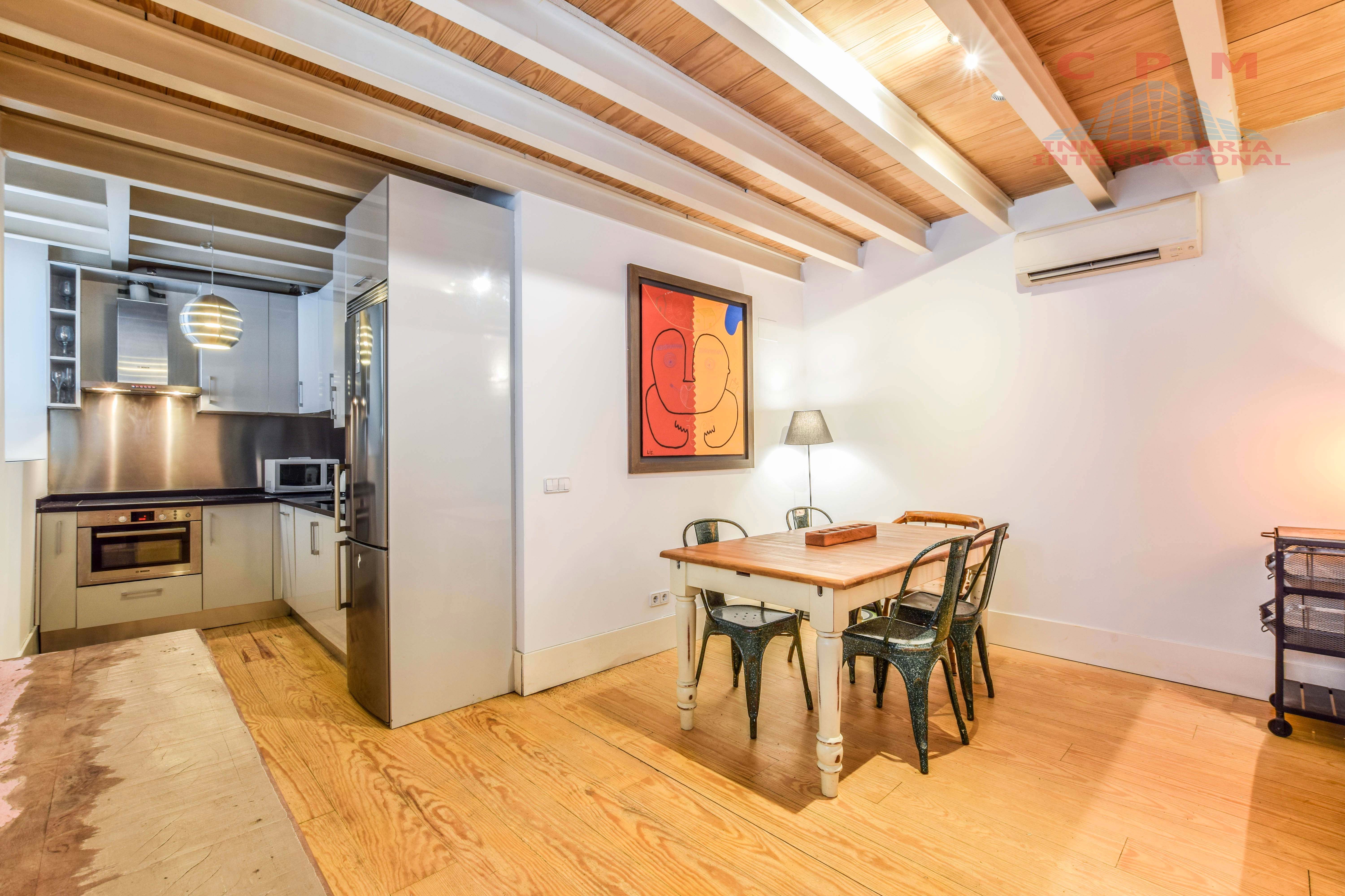Dining room of Duplex to rent in  Madrid Capital  with Air Conditioner, Heating and Furnished