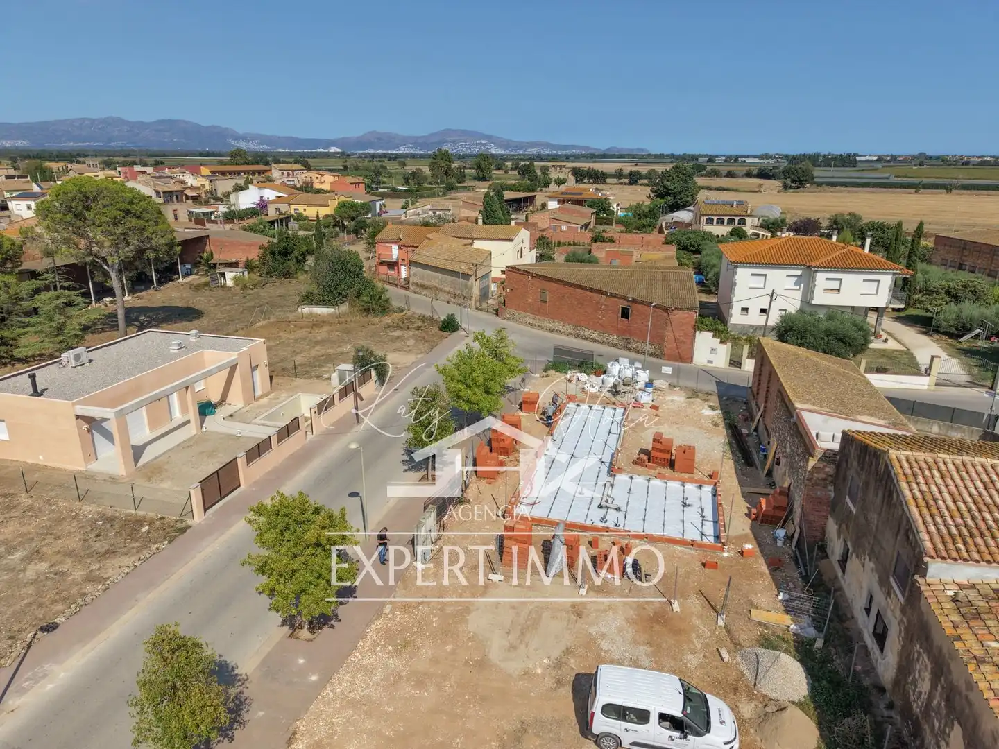 Houses for sale in Vilamacolum  with Air Conditioner, Heating and Private garden