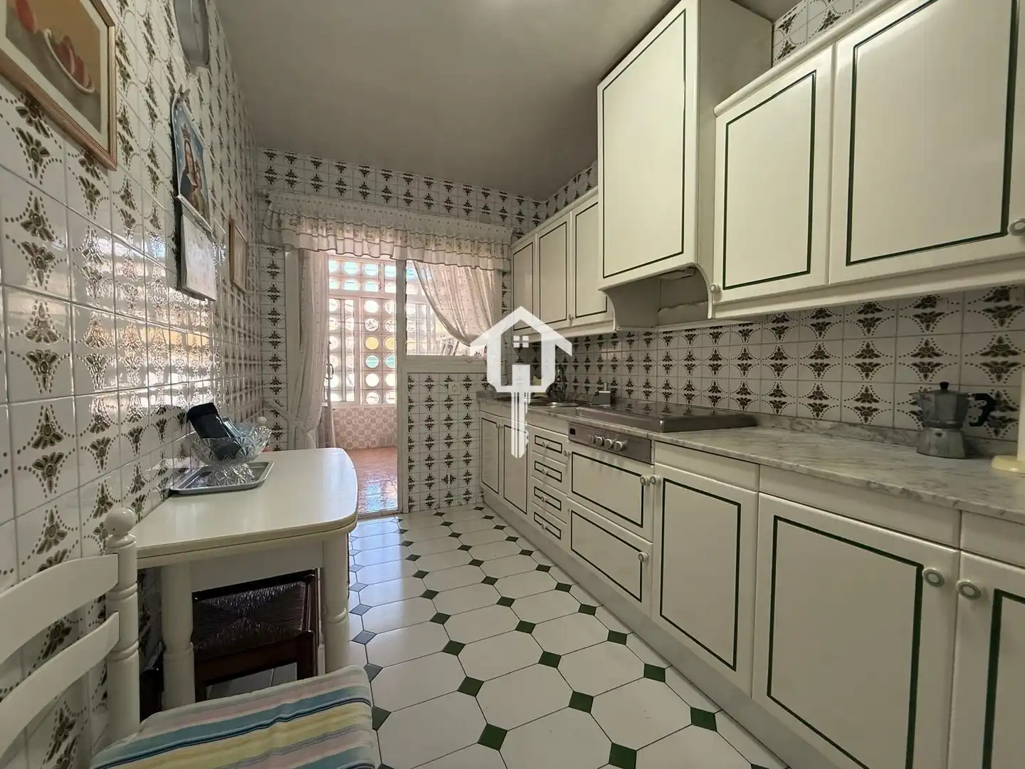 Cocina de Piso en venta en Alicante / Alacant con Aire acondicionado, Amueblado y Balcón