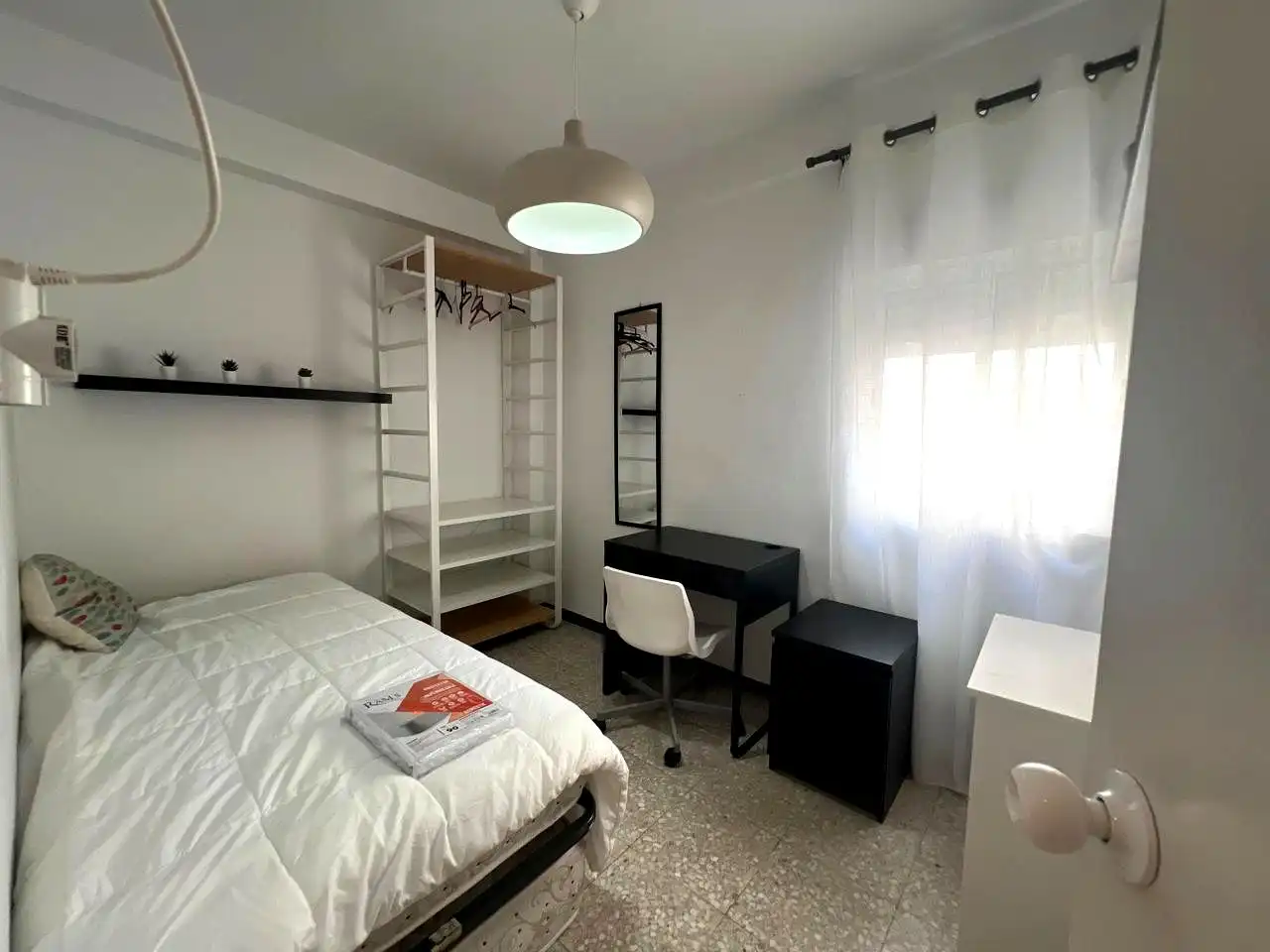 Flat for rent in Segre, El Plantinar – Avda. La Paz - El Juncal