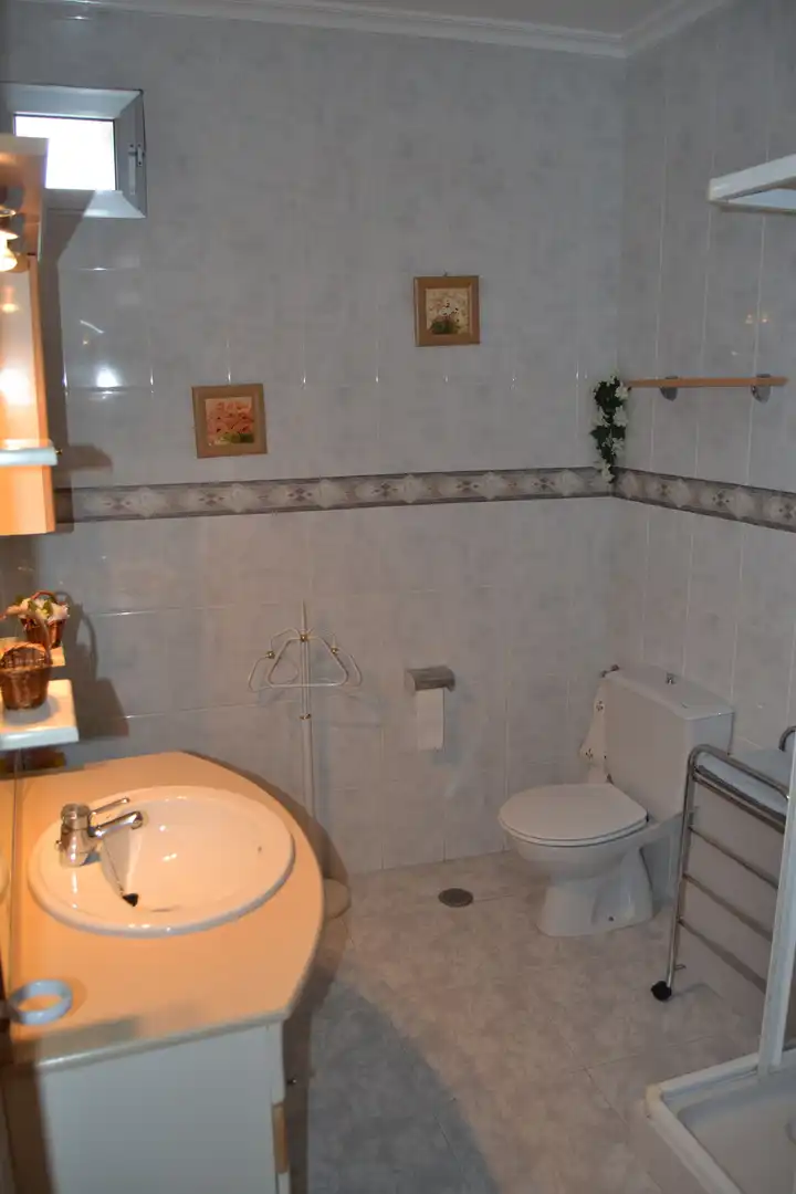 Bathroom of Flat for sale in Malpartida de Plasencia  with Air Conditioner, Heating and Terrace
