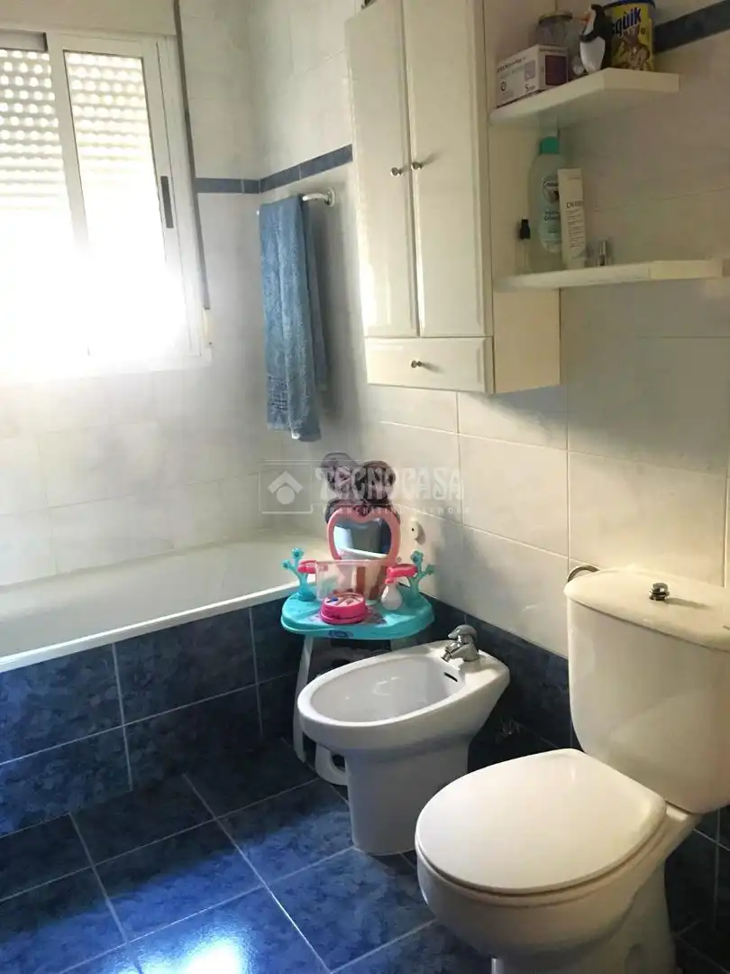 Baño de Piso en venta en Parla con Aire acondicionado