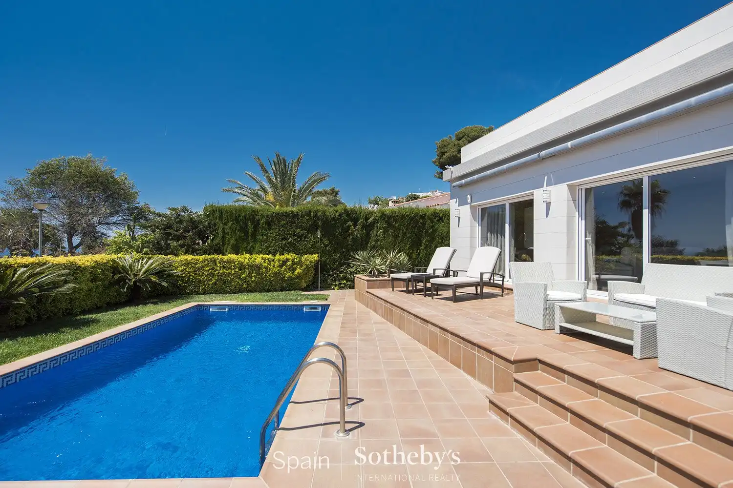 Casa con piscina en venta en Fenals, imagen 3