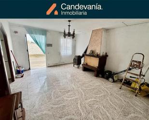 Vista exterior de Casa o xalet en venda en San Mateo de Gállego amb Jardí privat i Traster