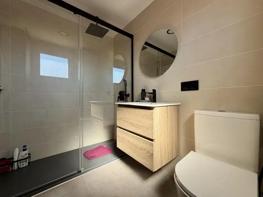 Badezimmer von Wohnung zum Verkauf in Madrid mit Klimaanlage, Heizung und Schwimmbad
