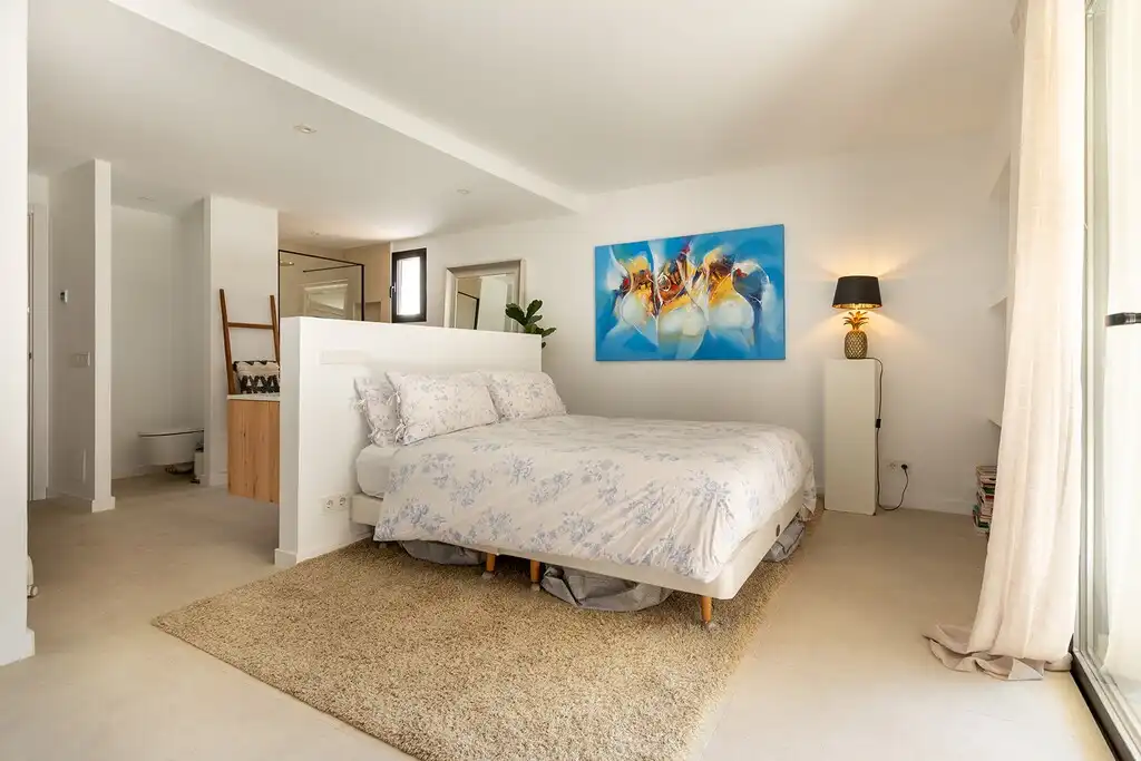 Schlafzimmer von Einfamilien-Reihenhaus zum Verkauf in Pollença mit Klimaanlage, Heizung und Terrasse